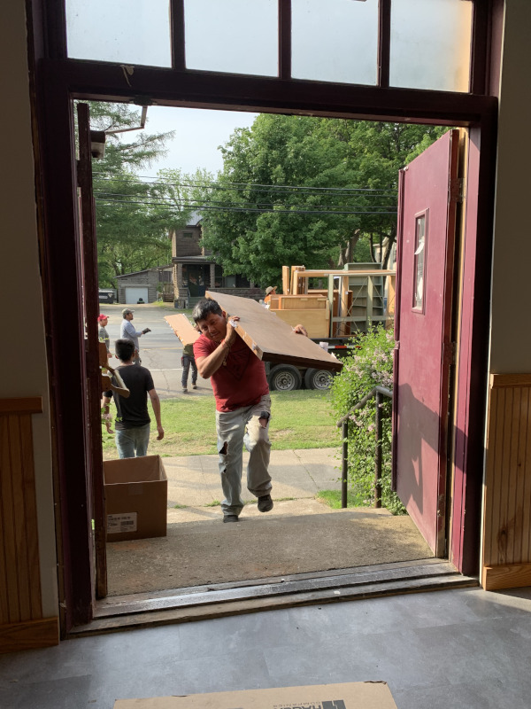 Moving shelving